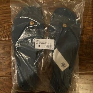 NWT Tory Burch Flip Flops - Navy Size 11